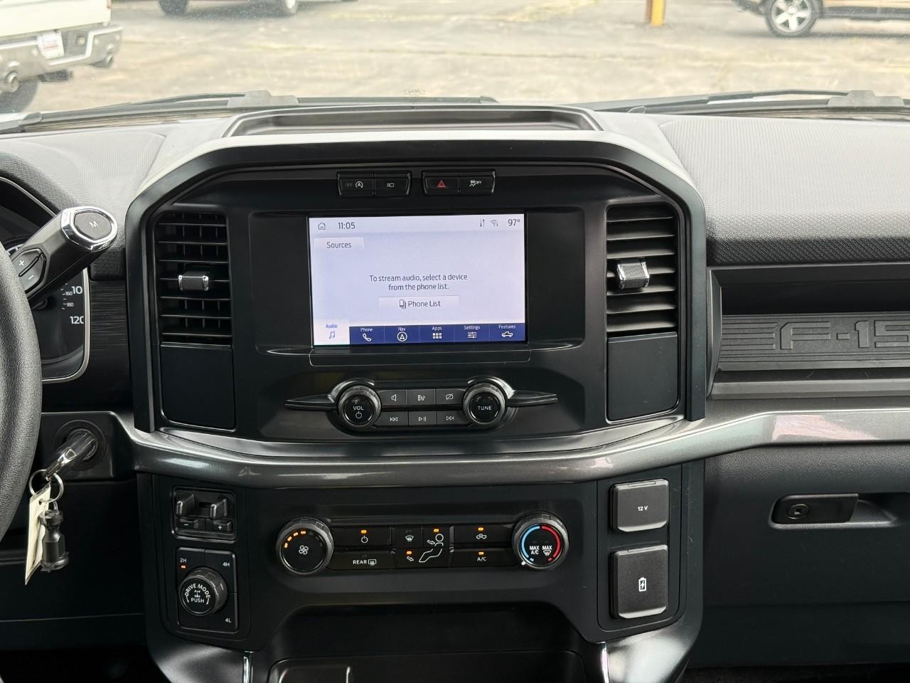 Ford F-150 Vehicle Full-screen Gallery Image 13