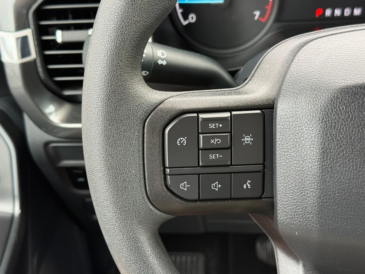Ford F-150 Vehicle Full-screen Gallery Image 19
