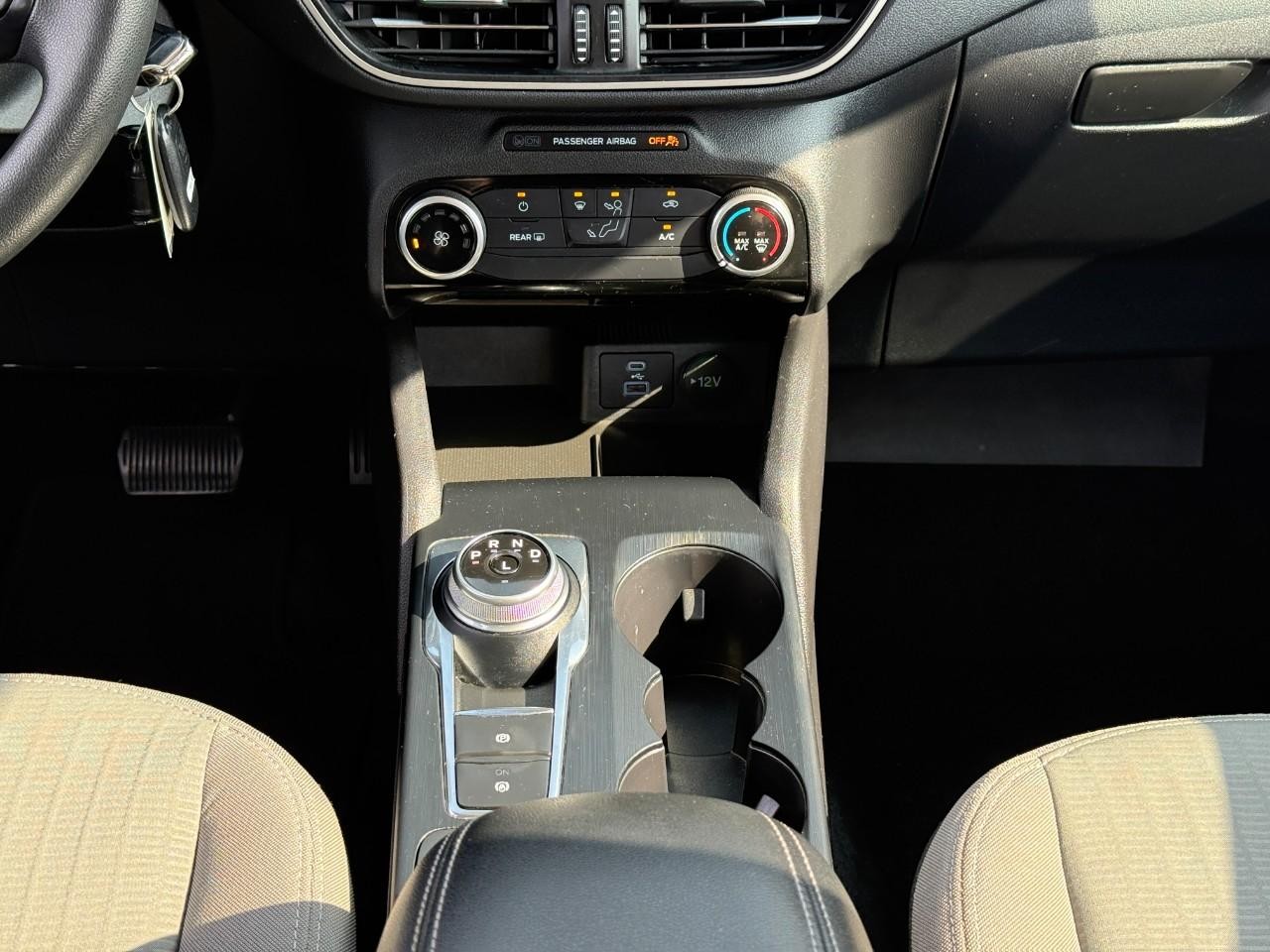 Ford Escape Vehicle Full-screen Gallery Image 14
