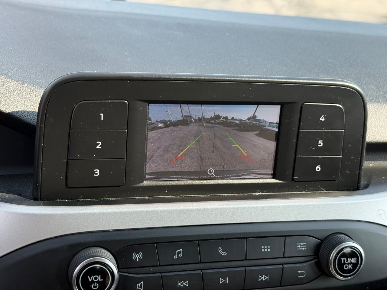 Ford Escape Vehicle Full-screen Gallery Image 22