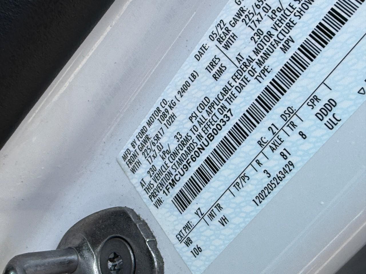 Ford Escape Vehicle Full-screen Gallery Image 23