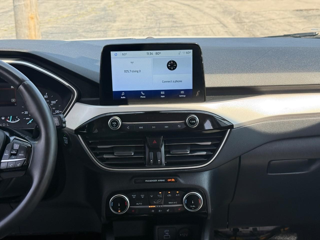 Ford Escape Vehicle Full-screen Gallery Image 13