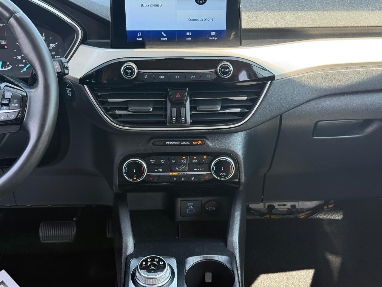 Ford Escape Vehicle Full-screen Gallery Image 14