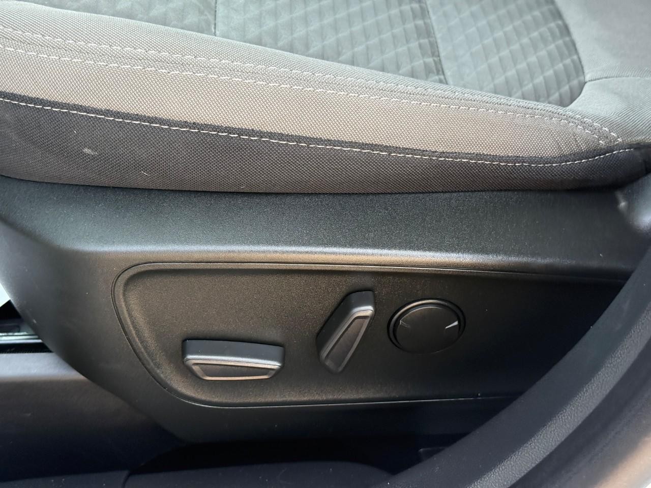 Ford Escape Vehicle Full-screen Gallery Image 19