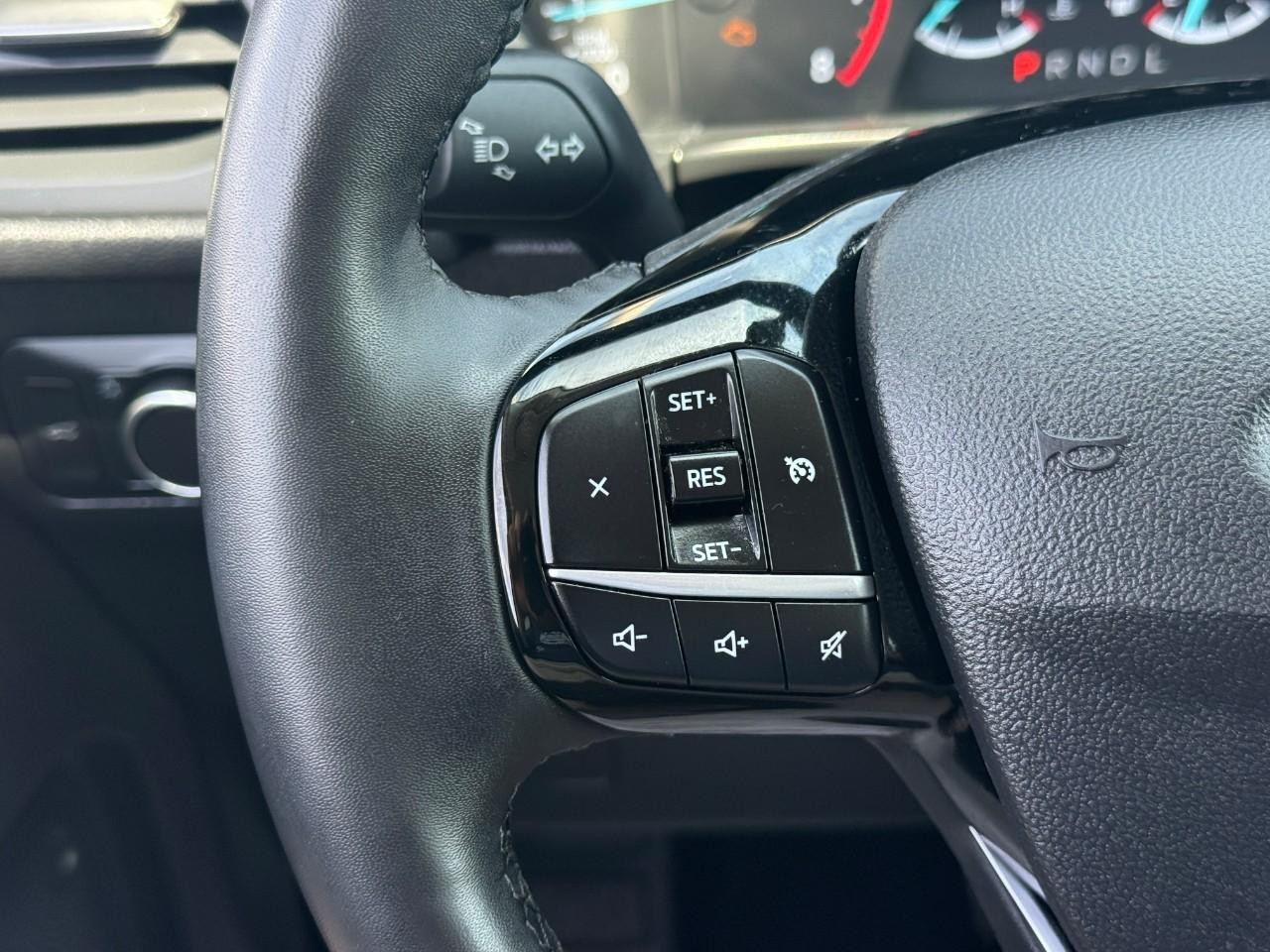 Ford Escape Vehicle Full-screen Gallery Image 20