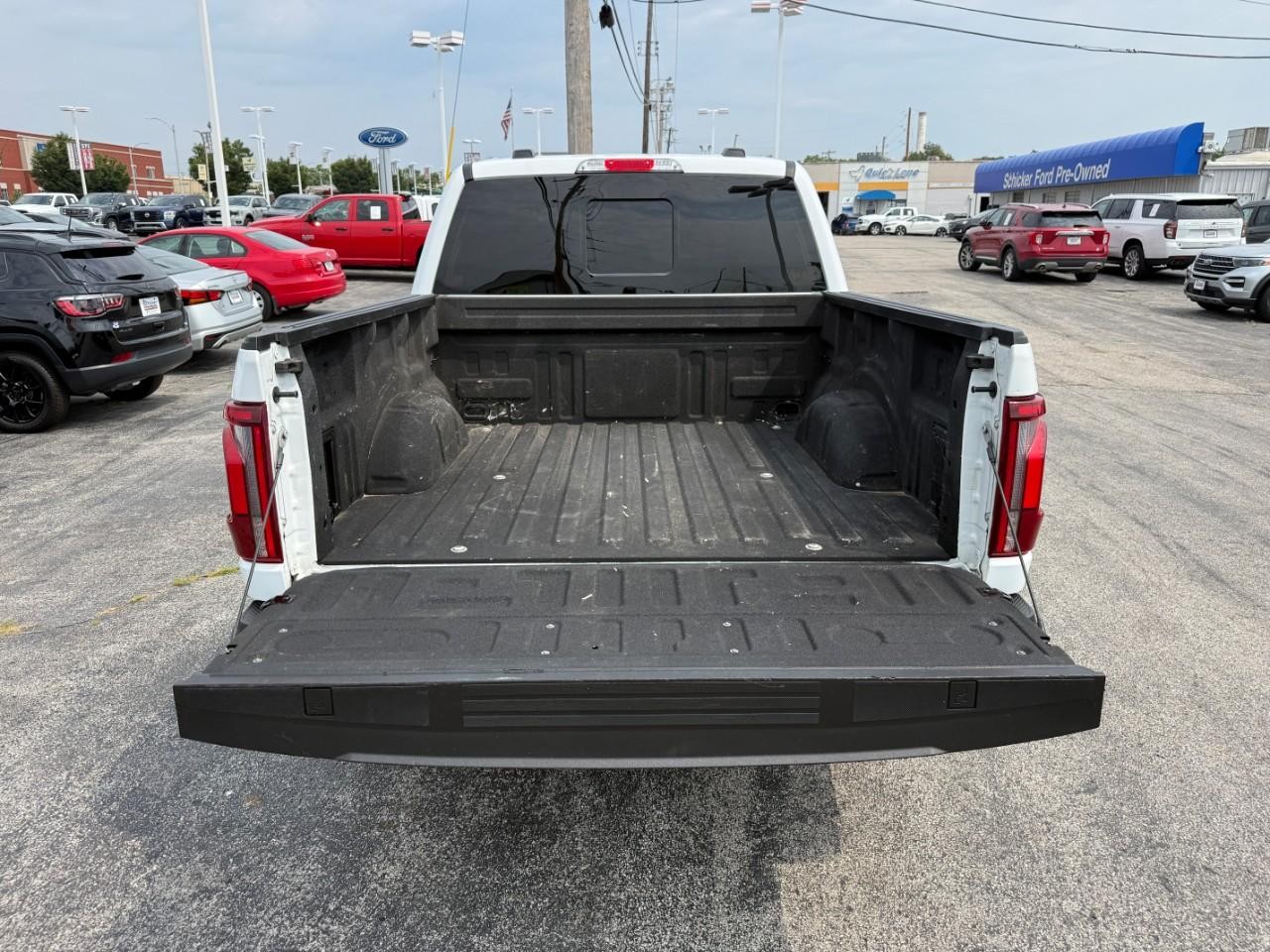Ford F-150 Vehicle Full-screen Gallery Image 07