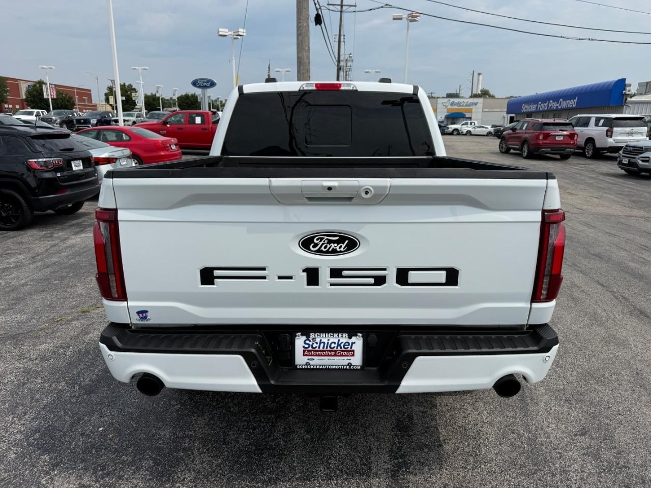 Ford F-150 Vehicle Full-screen Gallery Image 08