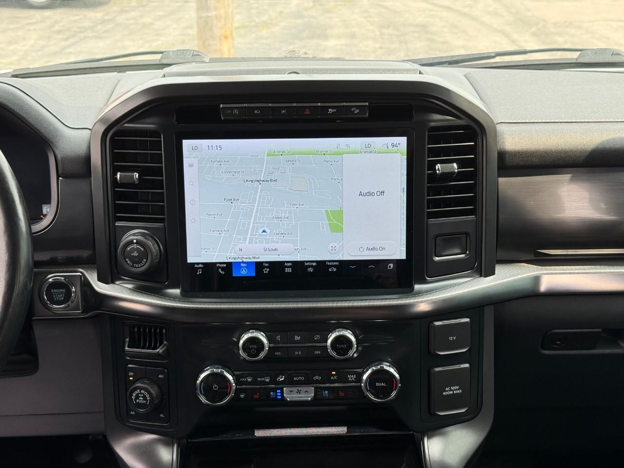 Ford F-150 Vehicle Full-screen Gallery Image 13