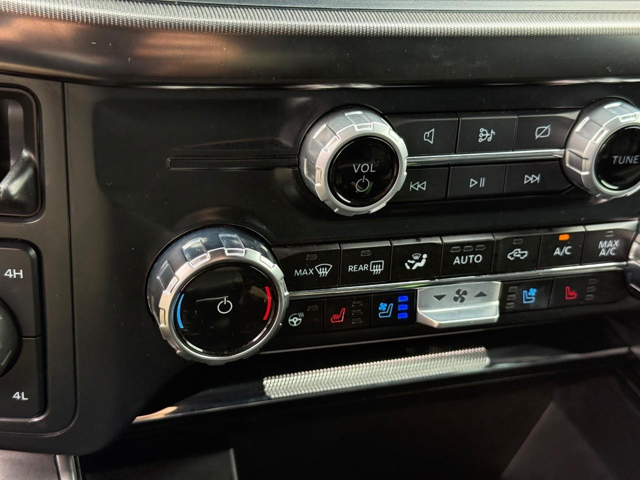 Ford F-150 Vehicle Full-screen Gallery Image 23