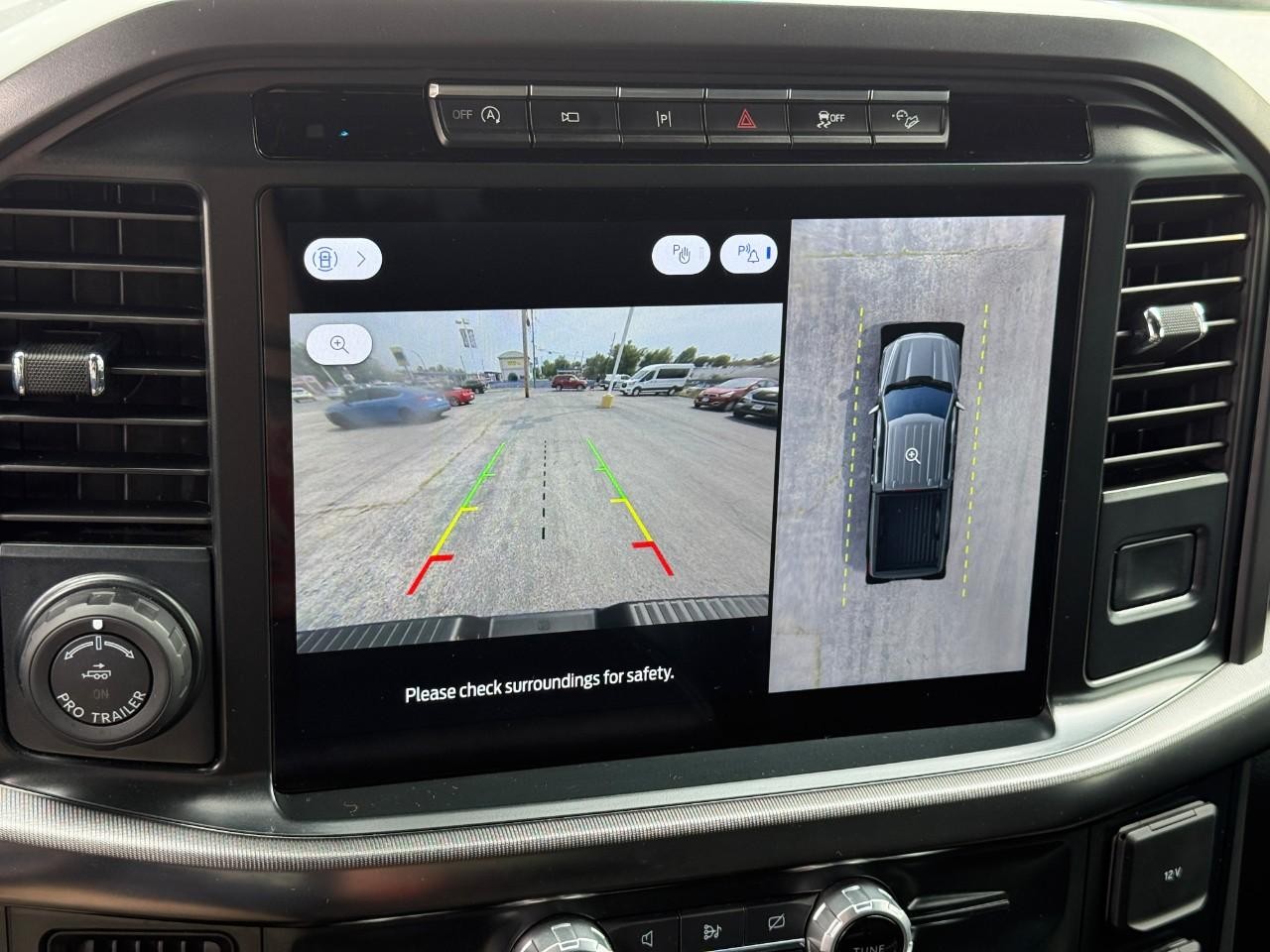 Ford F-150 Vehicle Full-screen Gallery Image 24