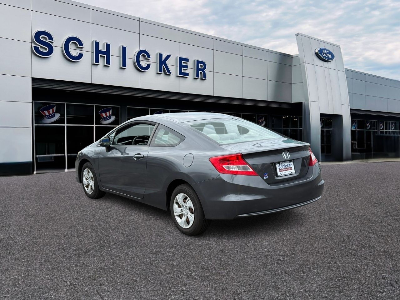 Honda Civic Coupe Vehicle Full-screen Gallery Image 04
