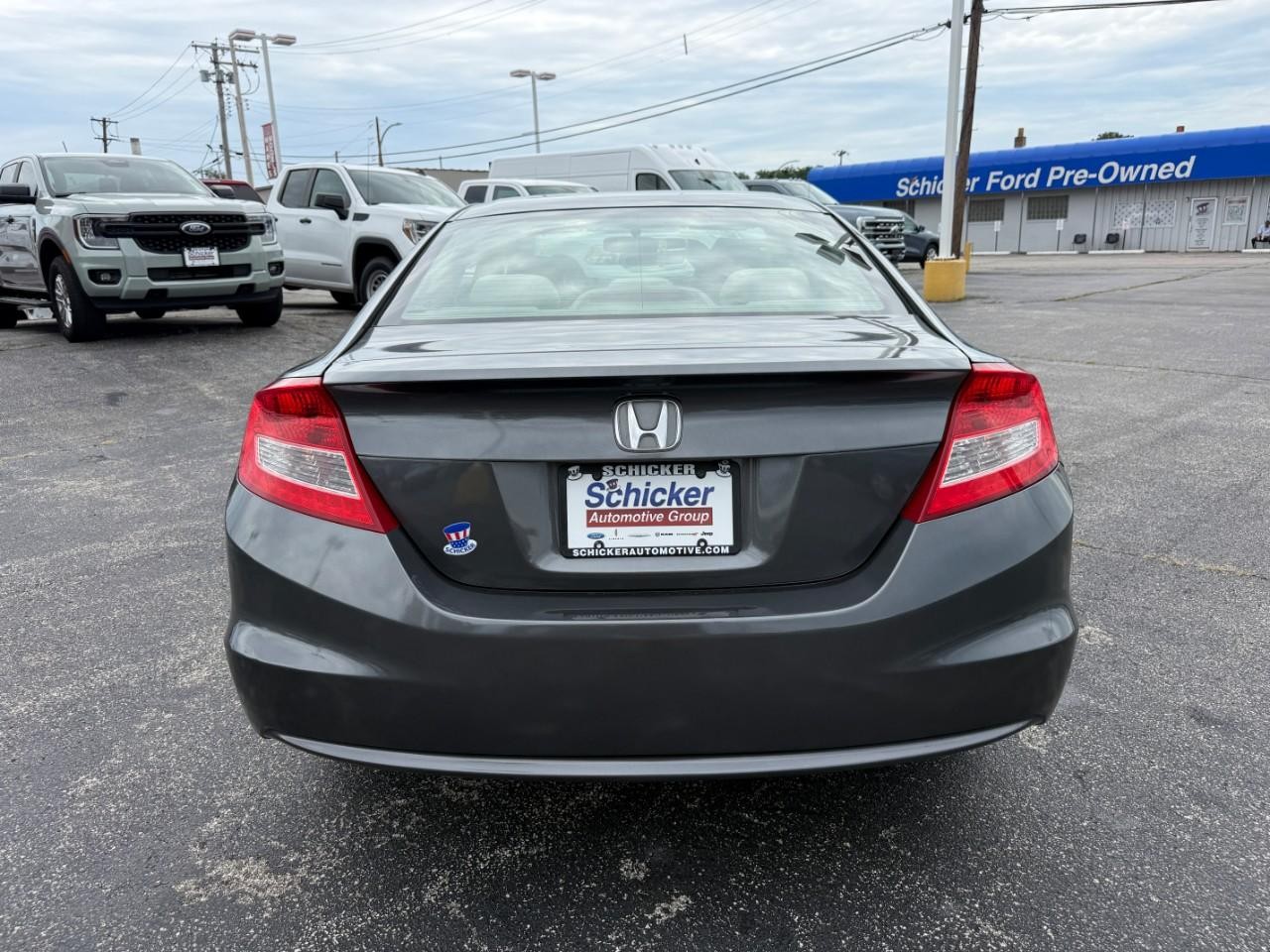 Honda Civic Coupe Vehicle Full-screen Gallery Image 07