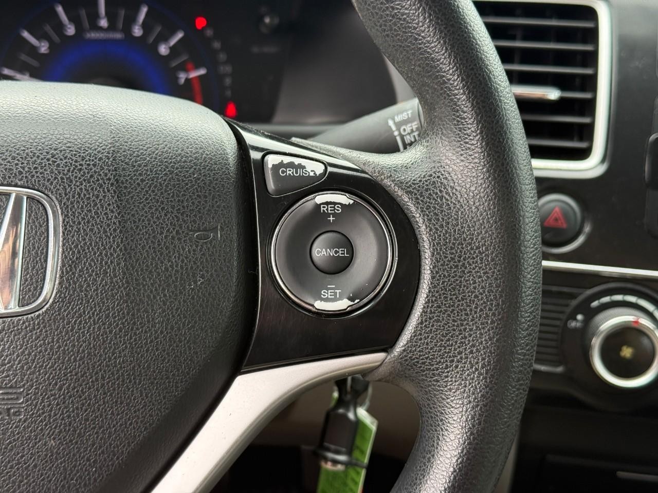 Honda Civic Coupe Vehicle Full-screen Gallery Image 14