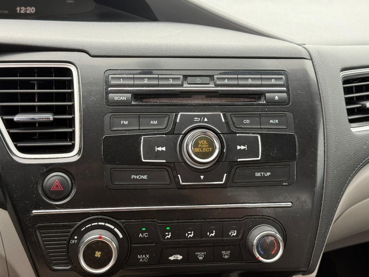Honda Civic Coupe Vehicle Full-screen Gallery Image 17