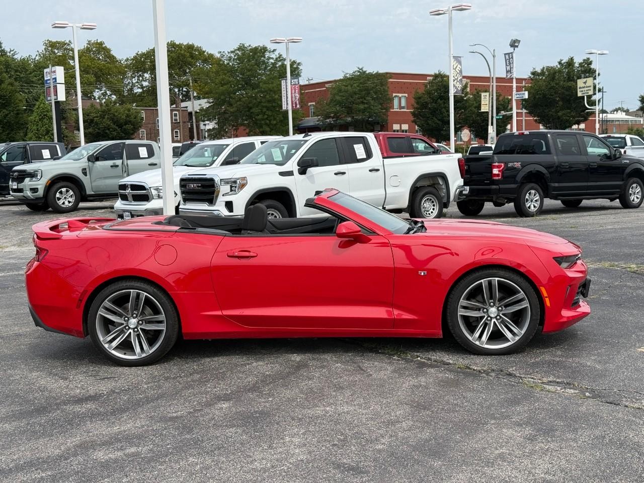 Chevrolet Camaro Vehicle Full-screen Gallery Image 05