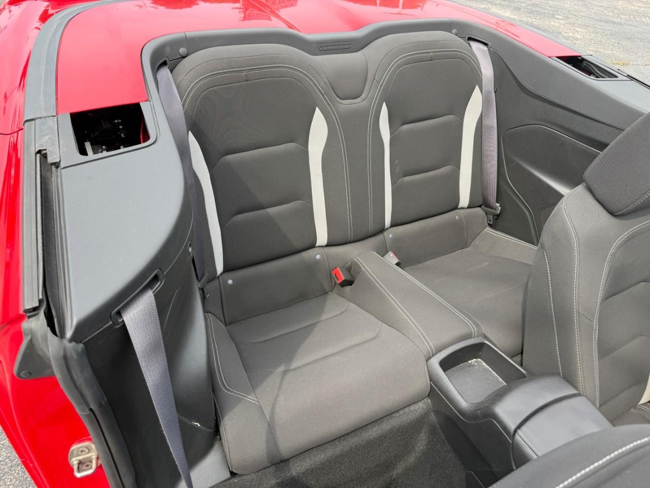 Chevrolet Camaro Vehicle Full-screen Gallery Image 10