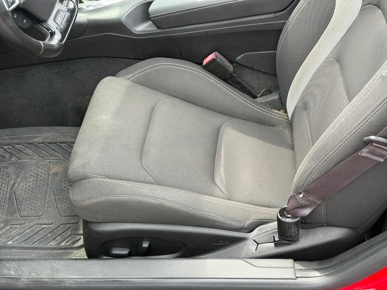 Chevrolet Camaro Vehicle Full-screen Gallery Image 14