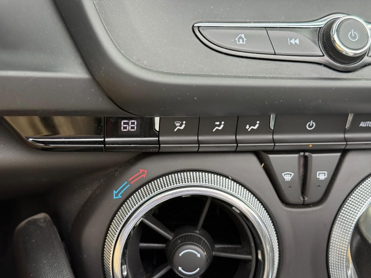Chevrolet Camaro Vehicle Full-screen Gallery Image 19