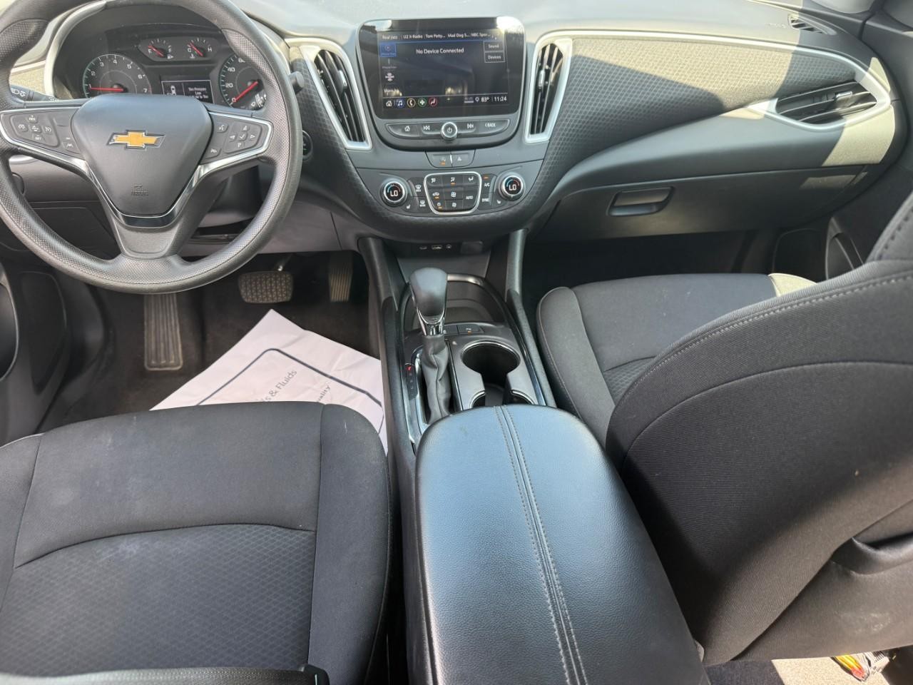 Chevrolet Malibu Vehicle Full-screen Gallery Image 12
