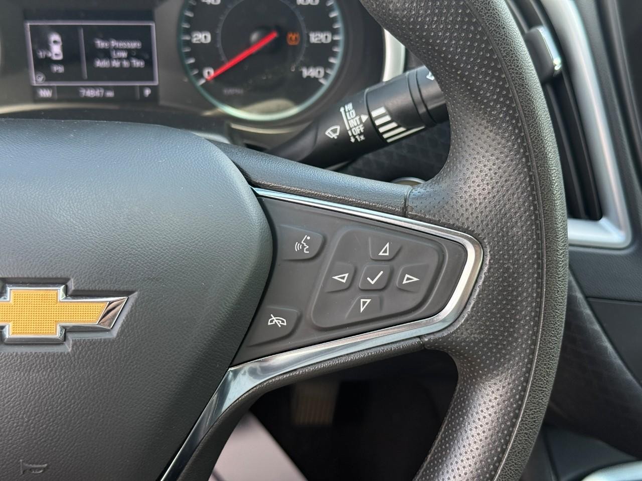 Chevrolet Malibu Vehicle Full-screen Gallery Image 21