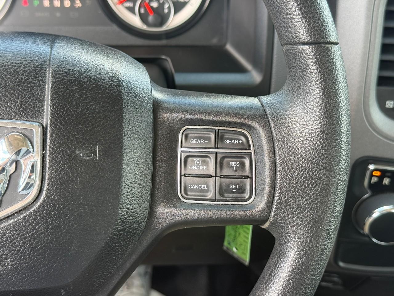 Ram 1500 Classic Vehicle Full-screen Gallery Image 15