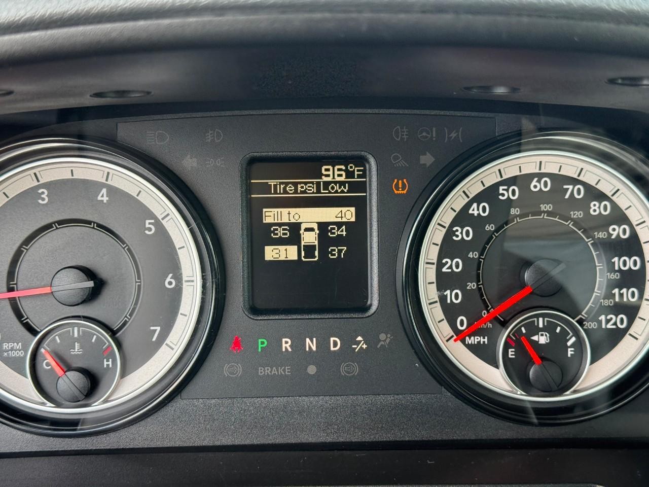 Ram 1500 Classic Vehicle Full-screen Gallery Image 16