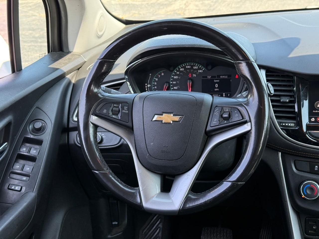 Chevrolet Trax Vehicle Full-screen Gallery Image 13