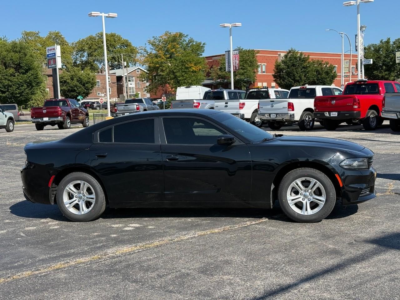 Dodge Charger Vehicle Full-screen Gallery Image 05