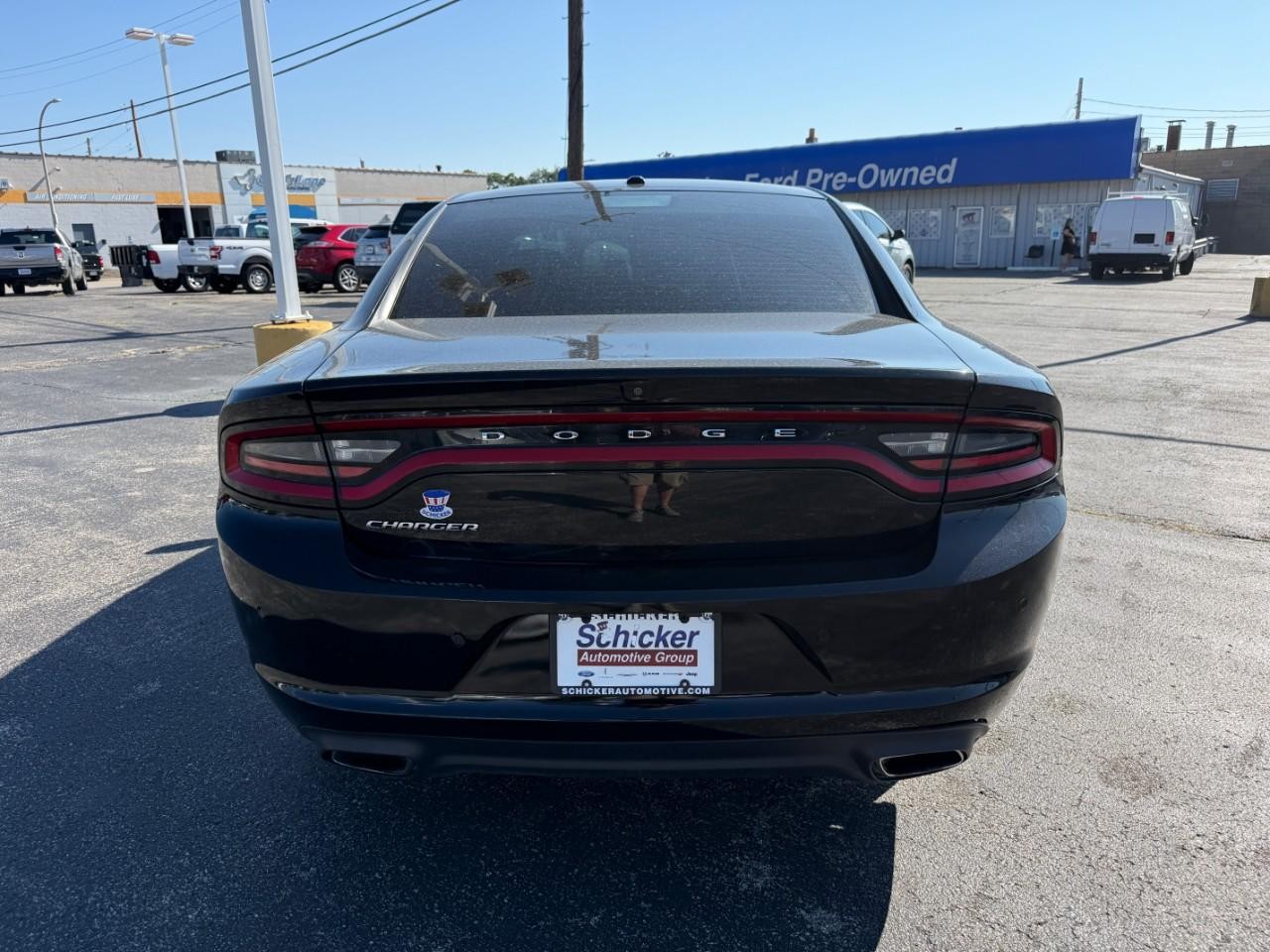 Dodge Charger Vehicle Full-screen Gallery Image 08