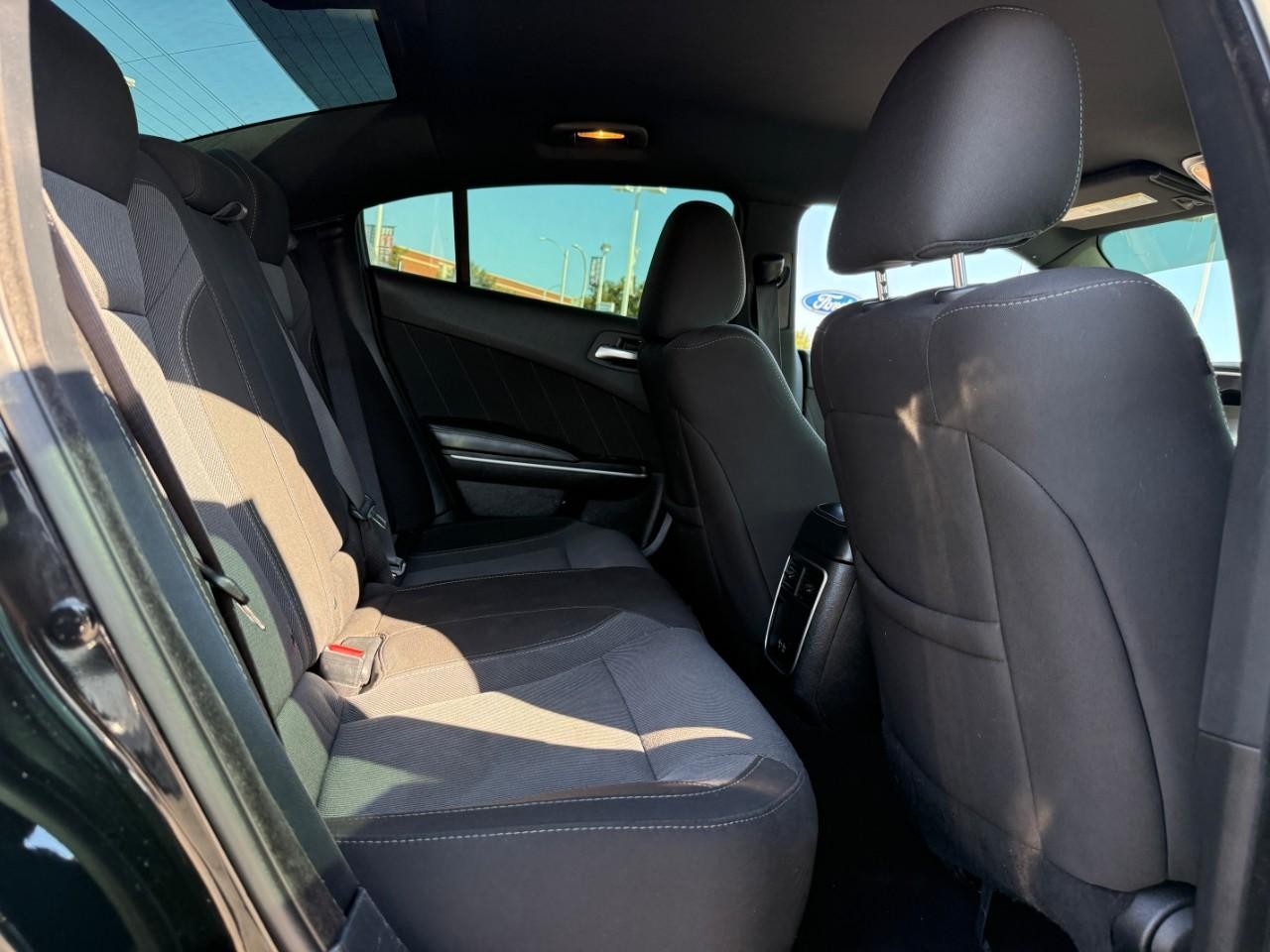 Dodge Charger Vehicle Full-screen Gallery Image 10