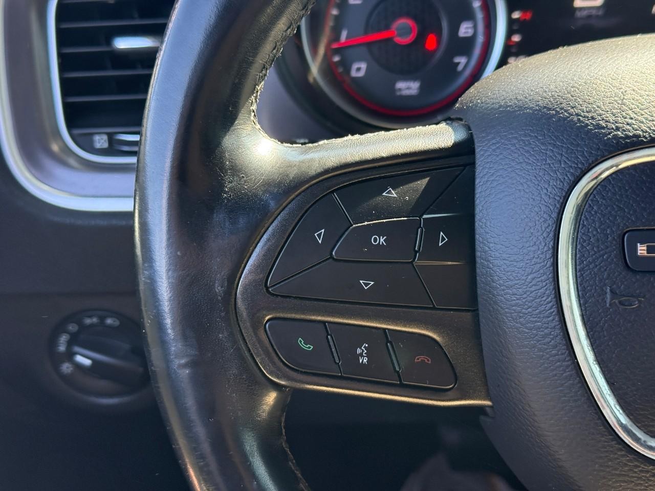 Dodge Charger Vehicle Full-screen Gallery Image 19