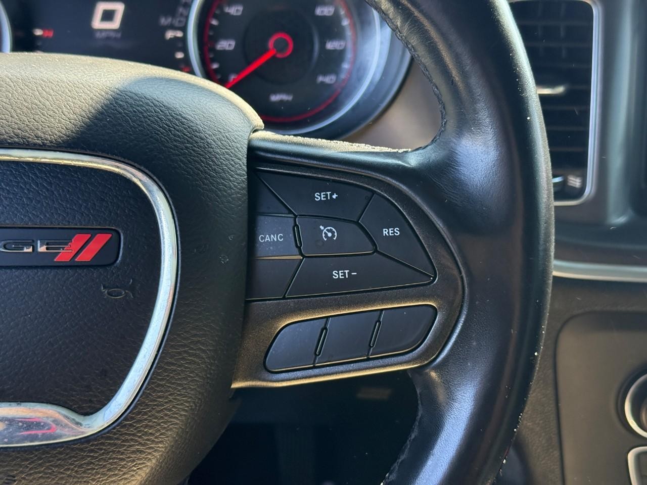 Dodge Charger Vehicle Full-screen Gallery Image 20