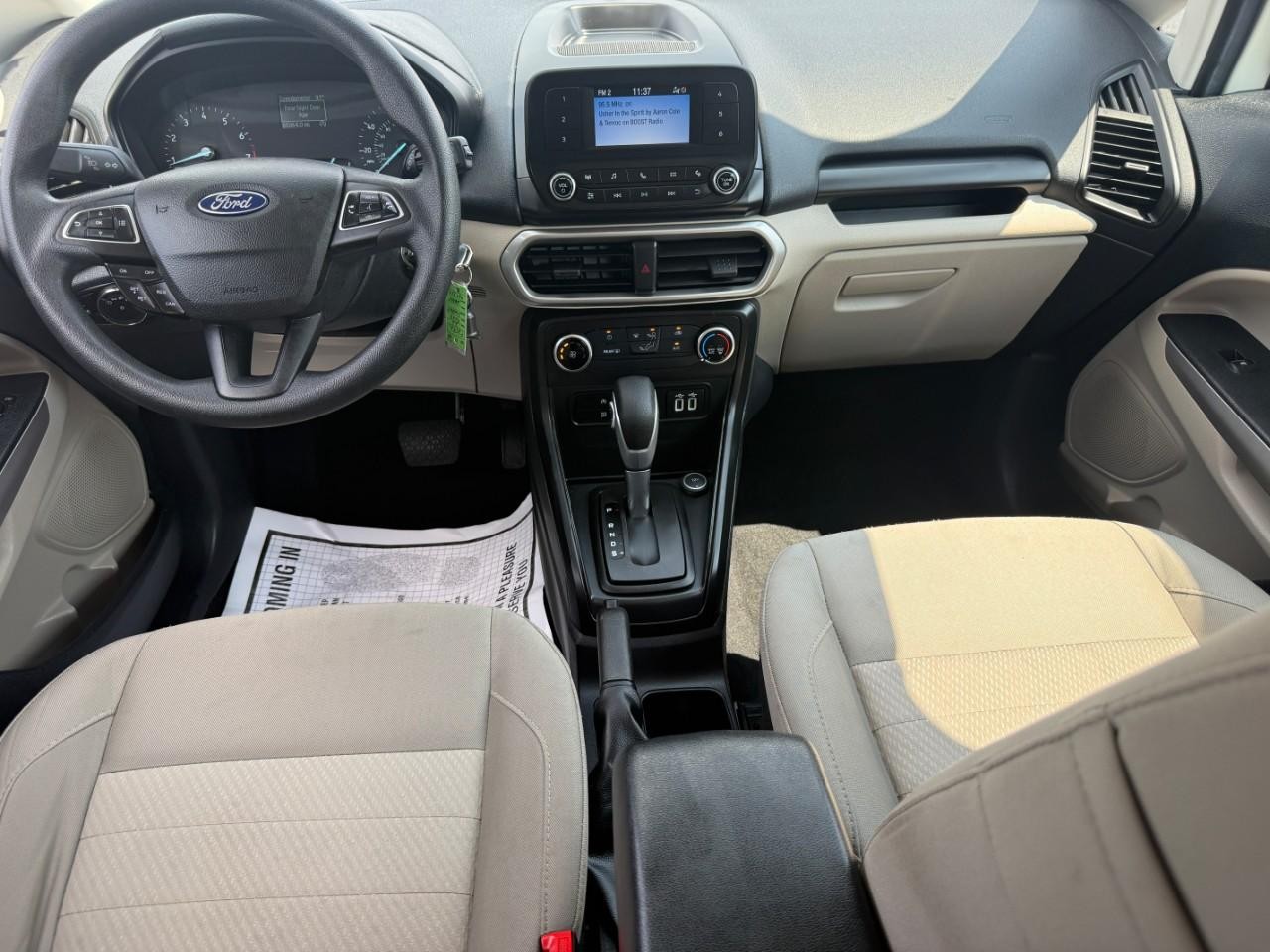 Ford EcoSport Vehicle Full-screen Gallery Image 11