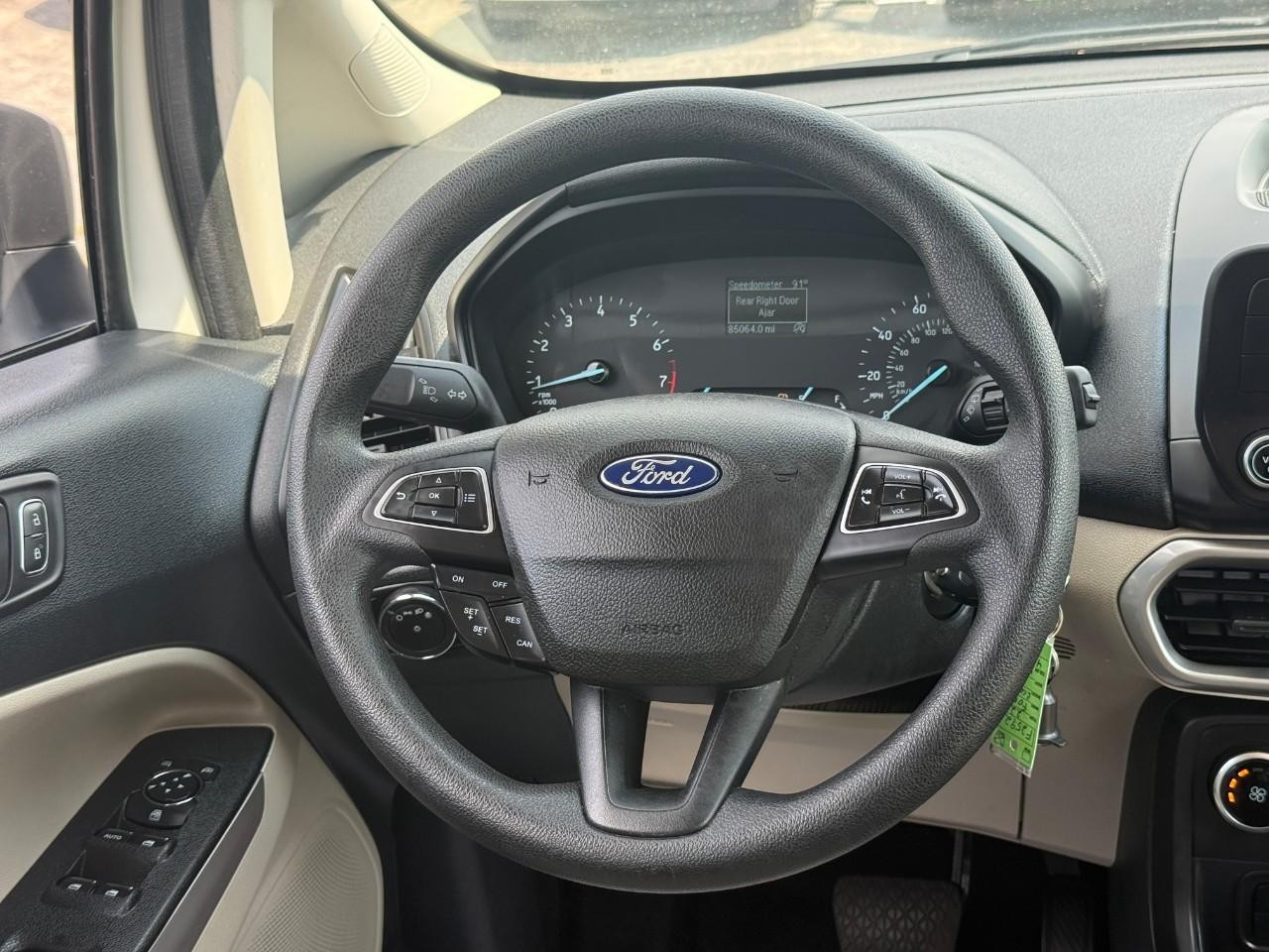 Ford EcoSport Vehicle Full-screen Gallery Image 12