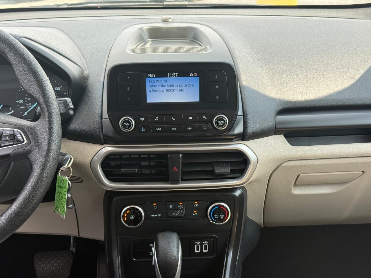 Ford EcoSport Vehicle Full-screen Gallery Image 13