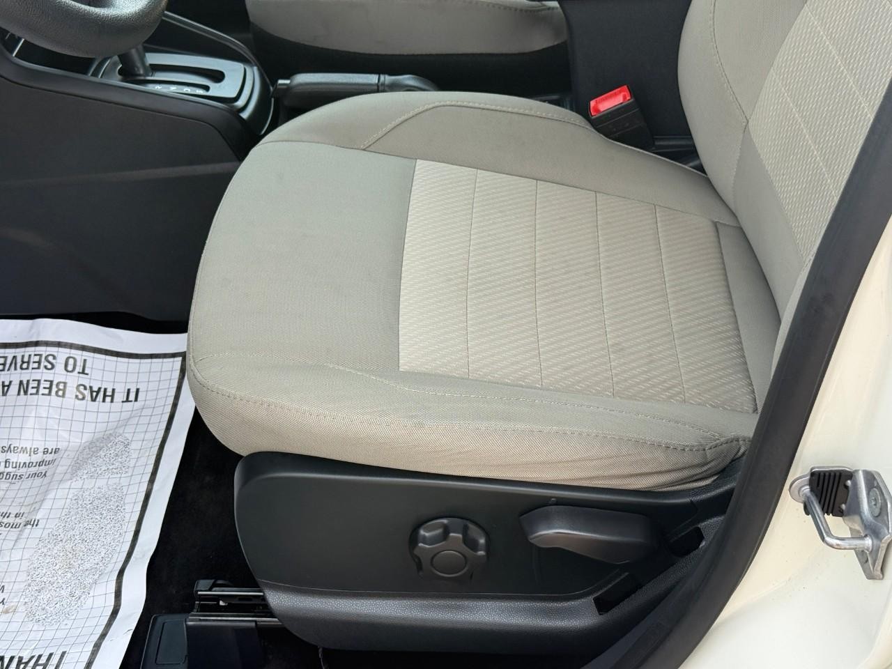 Ford EcoSport Vehicle Full-screen Gallery Image 18