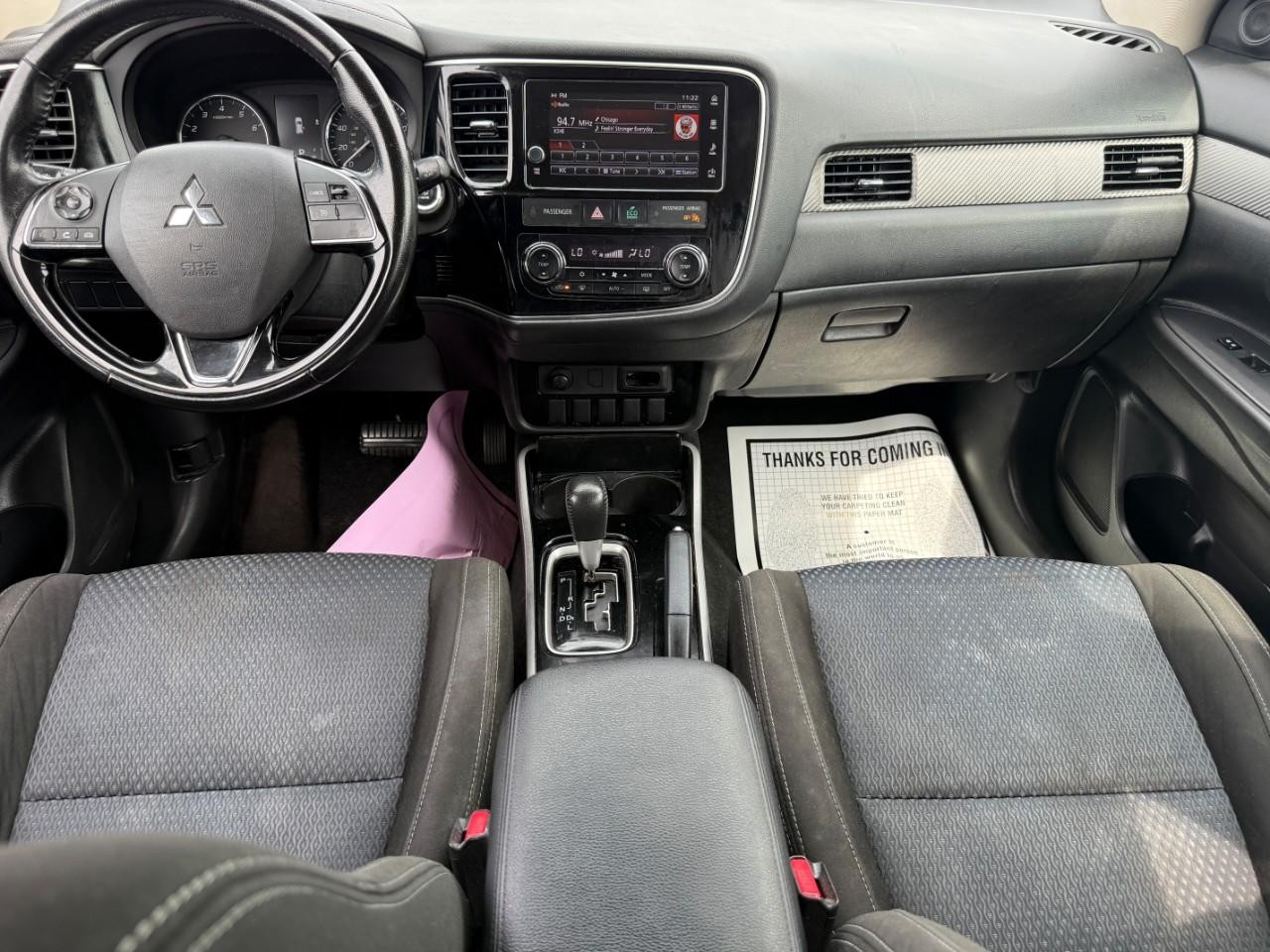 Mitsubishi Outlander Vehicle Full-screen Gallery Image 11
