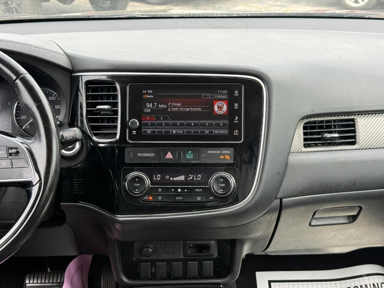 Mitsubishi Outlander Vehicle Full-screen Gallery Image 13