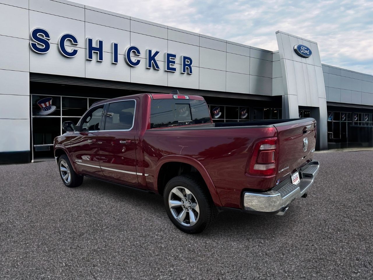 Ram 1500 Vehicle Full-screen Gallery Image 03