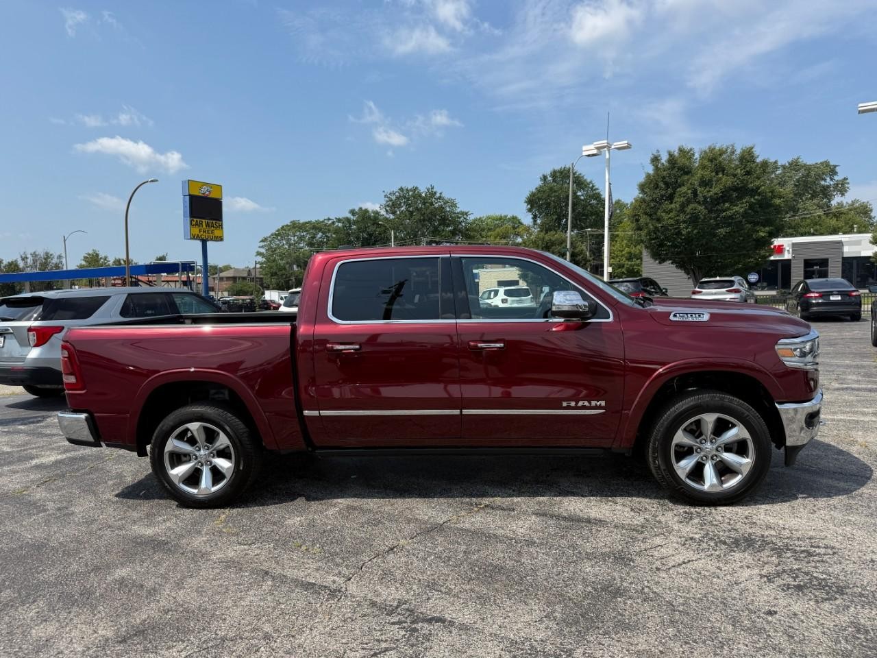 Ram 1500 Vehicle Full-screen Gallery Image 05