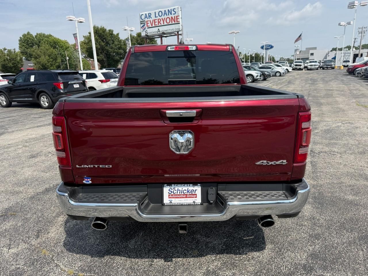Ram 1500 Vehicle Full-screen Gallery Image 09
