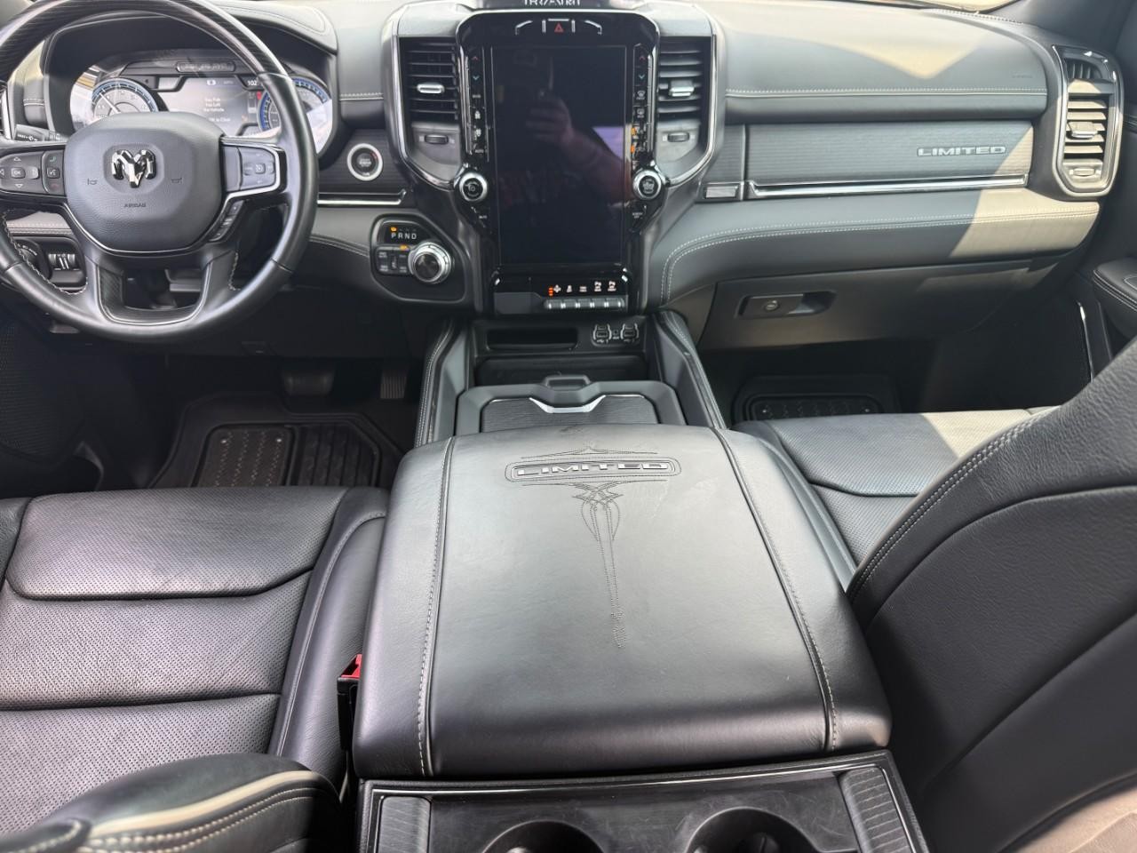 Ram 1500 Vehicle Full-screen Gallery Image 12