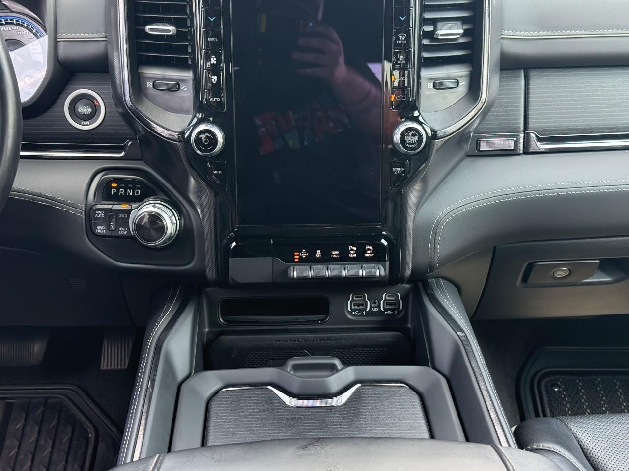 Ram 1500 Vehicle Full-screen Gallery Image 14