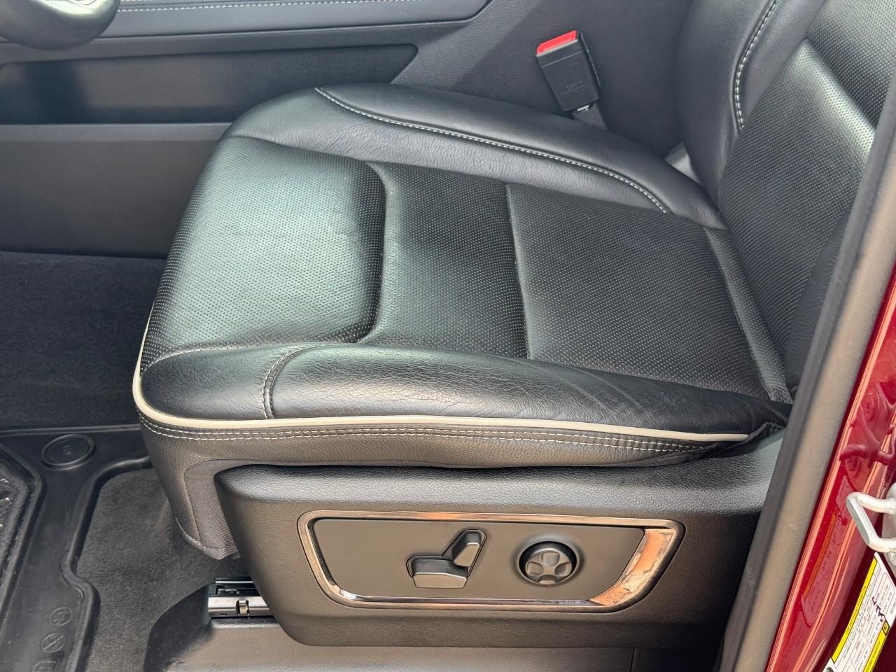 Ram 1500 Vehicle Full-screen Gallery Image 17
