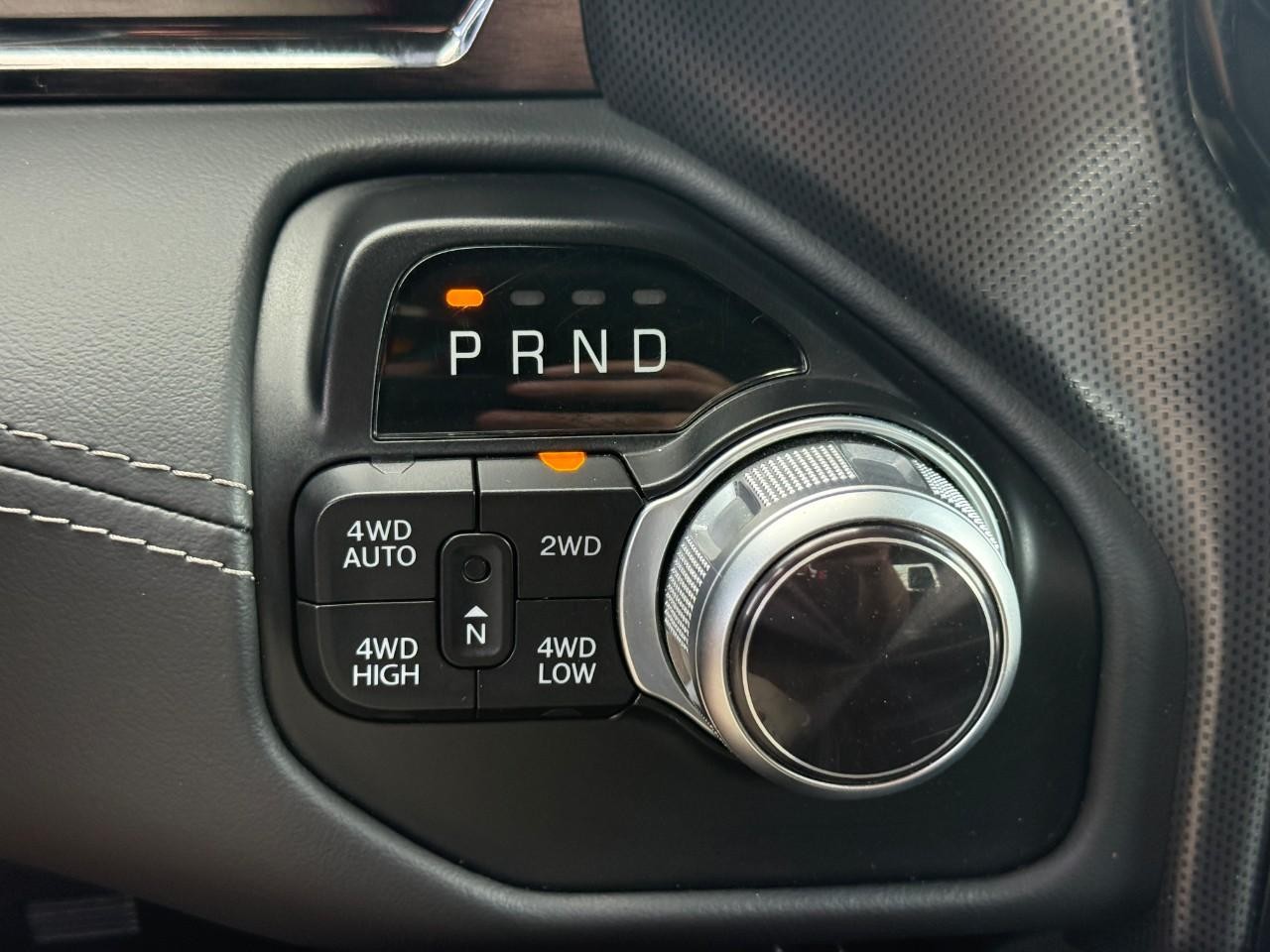 Ram 1500 Vehicle Full-screen Gallery Image 22
