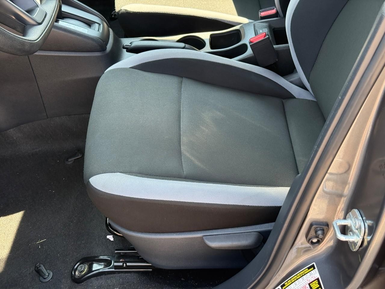 Nissan Versa Vehicle Full-screen Gallery Image 16