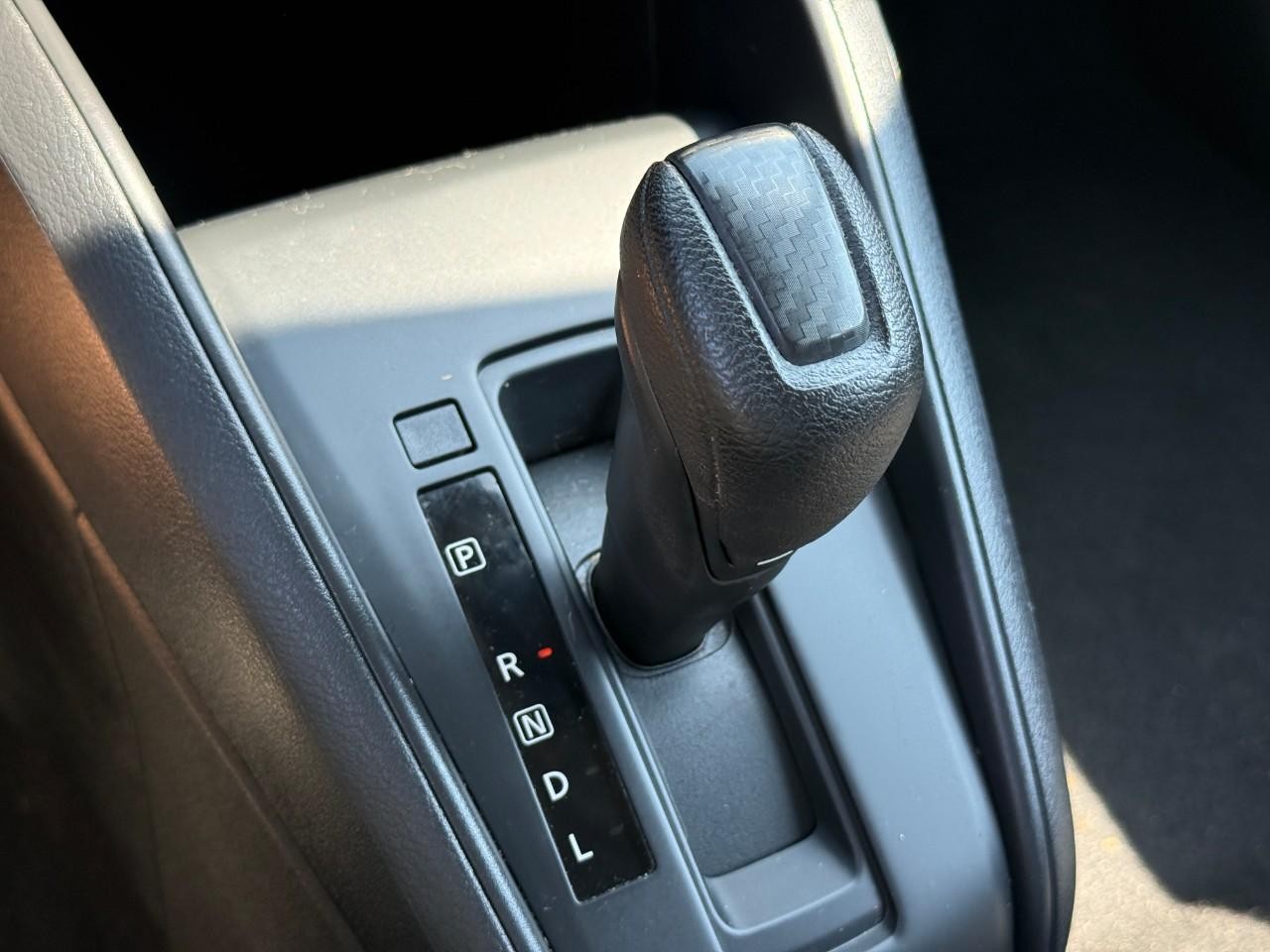Nissan Versa Vehicle Full-screen Gallery Image 20