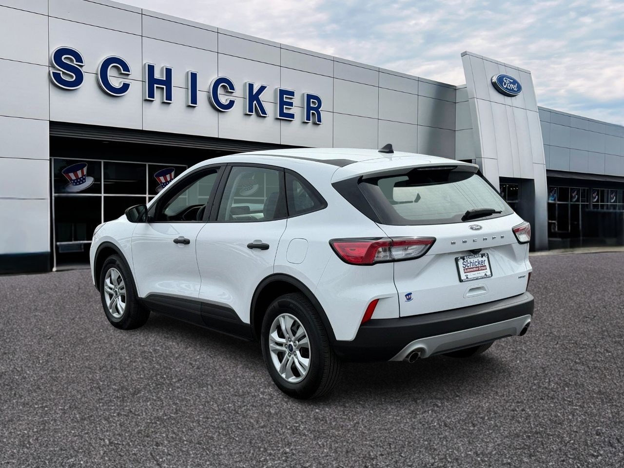 Ford Escape Vehicle Full-screen Gallery Image 03