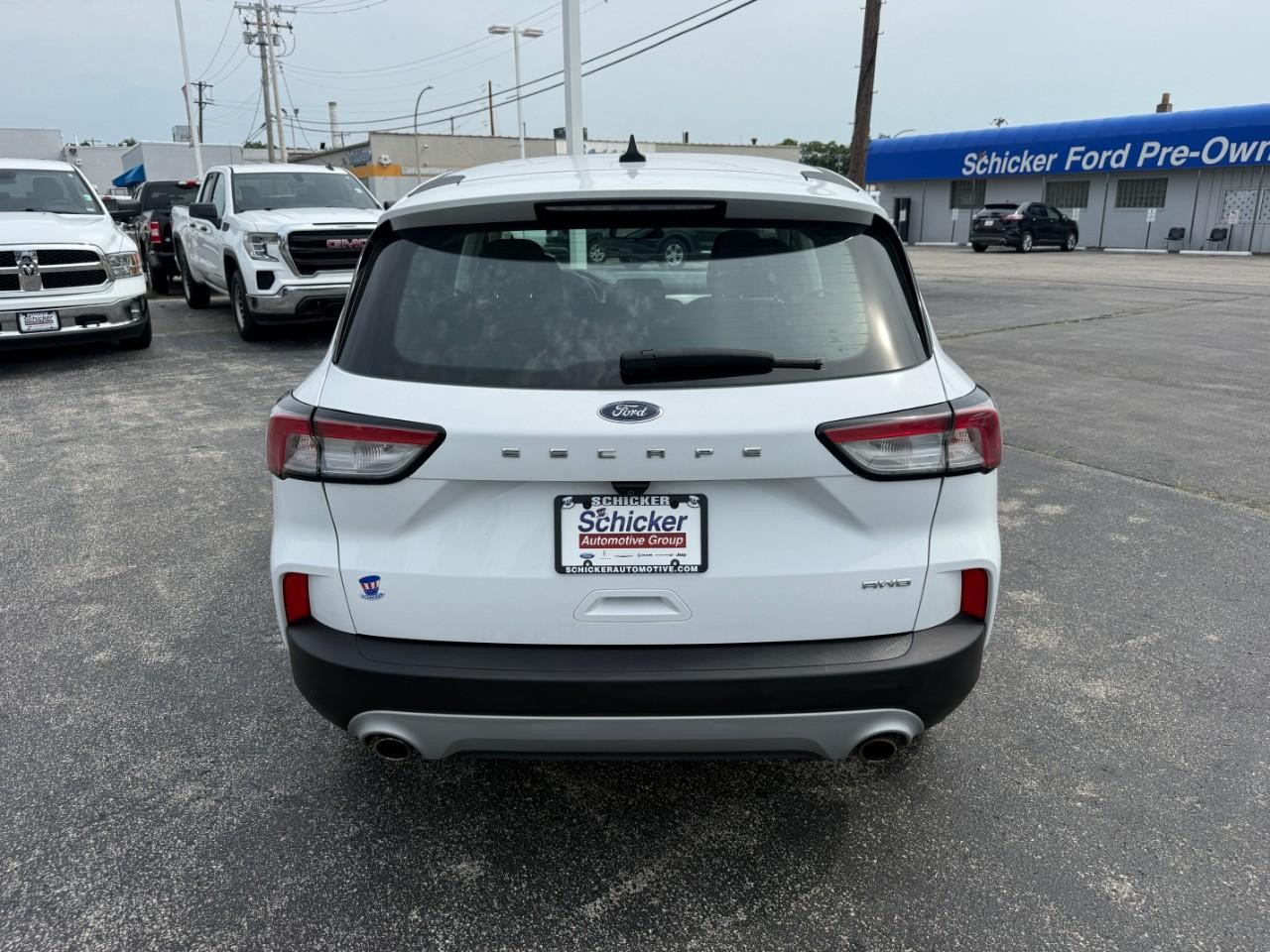 Ford Escape Vehicle Full-screen Gallery Image 09