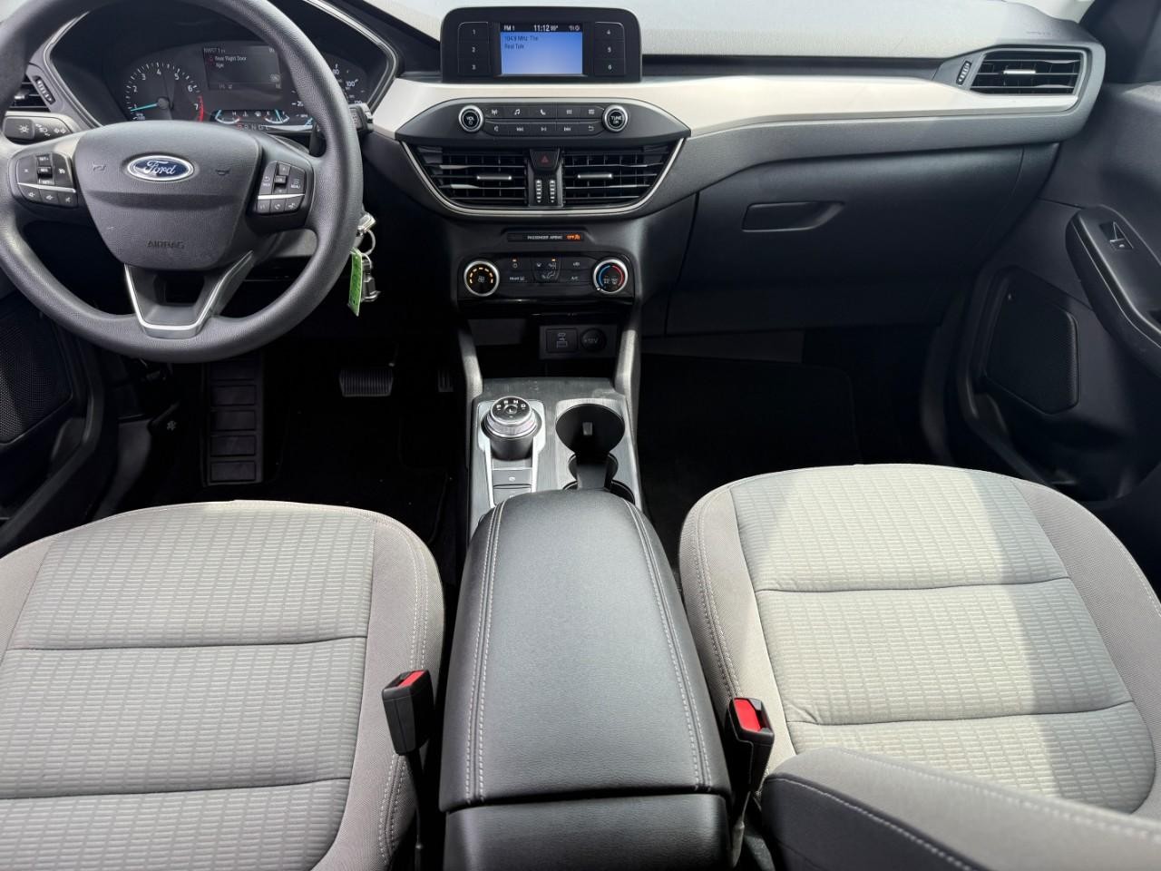 Ford Escape Vehicle Full-screen Gallery Image 12